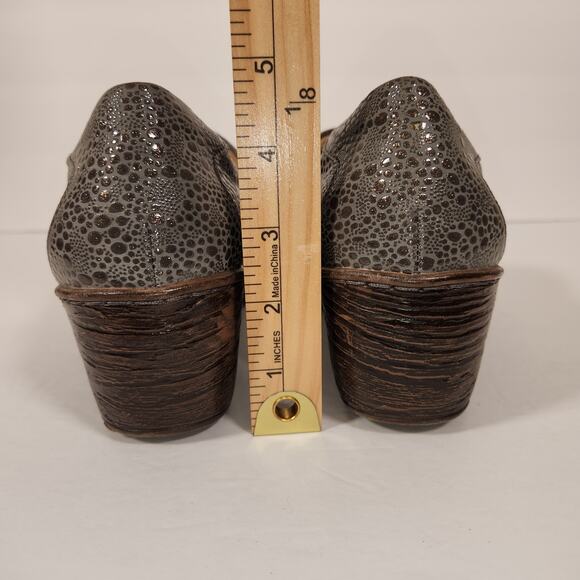 boc BORN CONCEPT Peggy Clog Women 9M Pewter Silver Gray Pebble Embossed Metallic - Picture 7 of 12